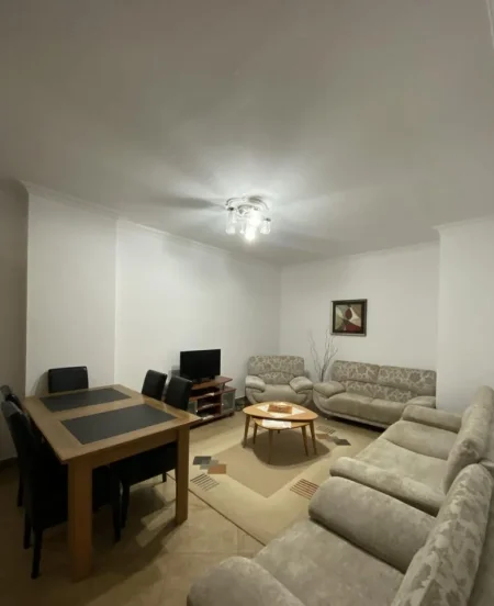 Tirane, jepet me qera apartament 3+1+Aneks+Ballkon Kati 8, 106 m² 450 € (astir)