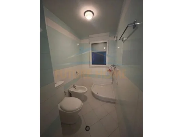Tirane, shitet apartament 2+1 Kati 2, 103 m² 128.000 € (FRESK)