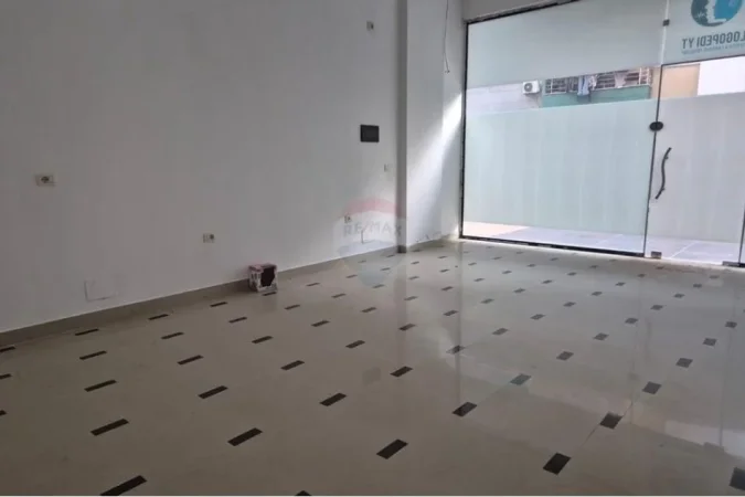 Tirane, jepet me qera dyqan Kati 0, 59 m² 500 € (Selitë, Shqipëri)