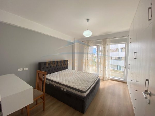 Tirane, shitet apartament 2+1+Ballkon Kati 5, 92 m² 217.000 € (21 Dhjetori)