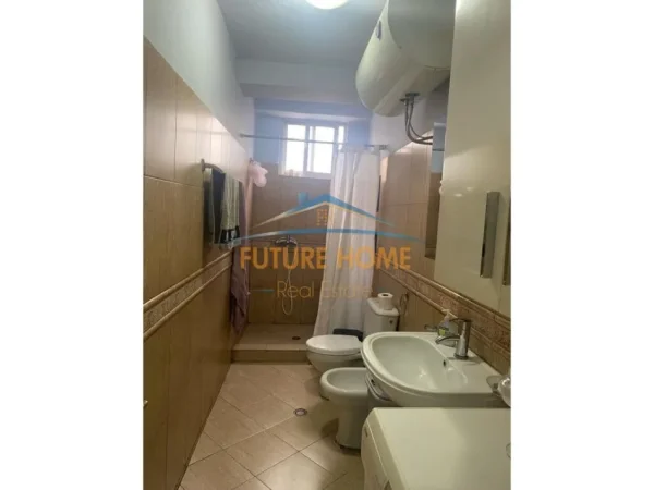 Tirane, jepet me qera apartament 2+1+Aneks+Ballkon Kati 2, 80 m² 700 € (myslym shyri)