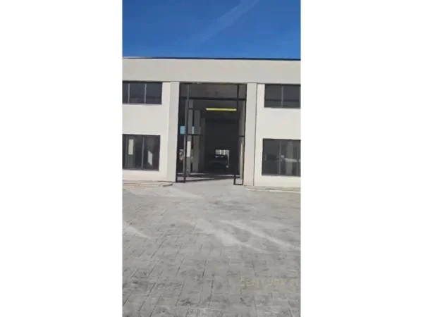 Tirane, shes magazine Kati 3, 1.200 m² 1.800.000 € (Mullet)