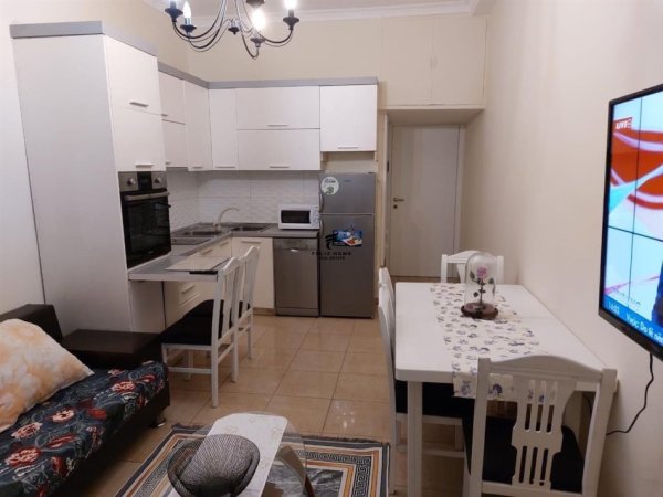 Tirane, jepet me qera apartament 2+1 Kati 5, 75 m² 690 € (SHALLVARET)