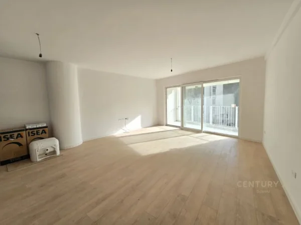 Tirane, jepet me qera apartament 2+1+Aneks+Ballkon Kati 5, 115 m² 1.000 € (Faik Konica)