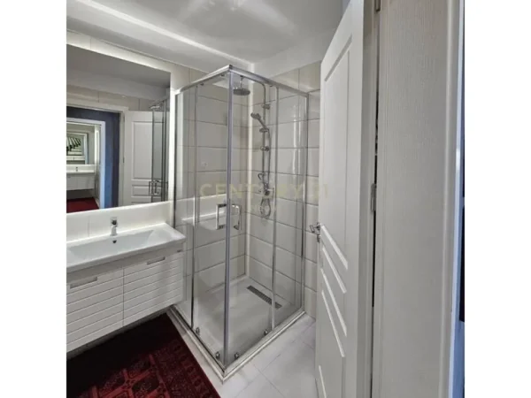 Tirane, shes apartament 1+1 , 70 m² 176.000 € (Komuna e Parisit)