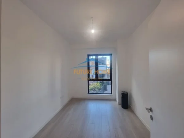 Tirane, jepet me qera ambjent biznesi Kati 2, 95 m² 700 € (MYSLYM SHYRI)