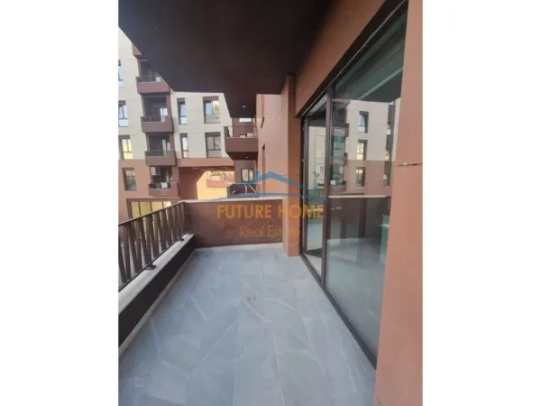 Tirane, jepet me qera ambjent biznesi Kati 2, 95 m² 700 € (MYSLYM SHYRI)