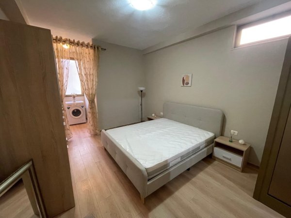 Tirane, jepet me qera garsonier 1+1 Kati 2, 48 m² 450 € (Vasil Shanto)