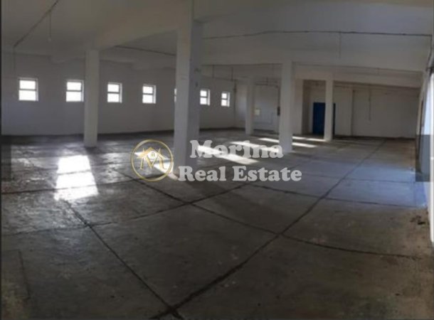 Tirane, jepet me qera ambjent biznesi Kati 1, 700 m² 1.500 € (Rruga Arbrit)