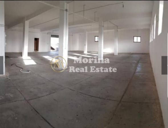 Tirane, jepet me qera ambjent biznesi Kati 1, 700 m² 1.500 € (Rruga Arbrit)