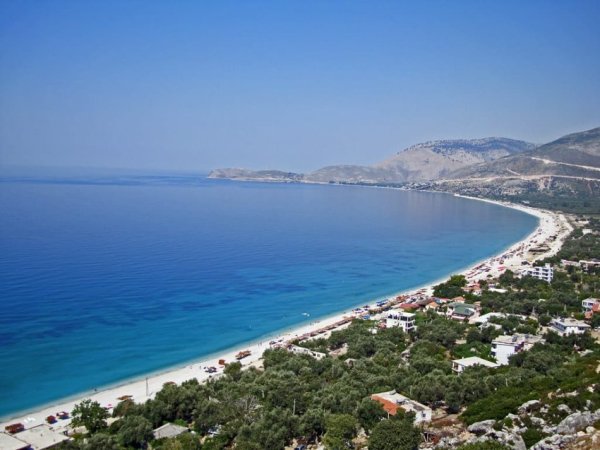 Himare, shitet toke , 965 m² 250.000 € (borsh)