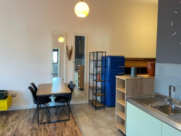 Tirane, jepet me qera apartament 1+1+Aneks+Ballkon Kati 5, 96 m² 600 € (Kopshti Botanik Zoologjik)