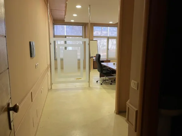 Tirane, jepet me qera apartament 1+1 Kati 1, 50 m² 500 € (Don Bosko)