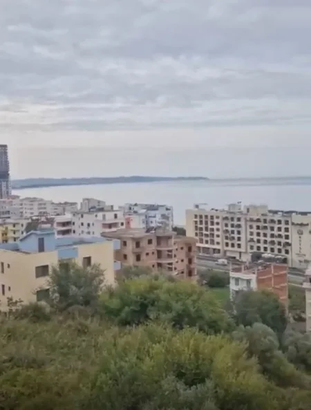 Durres, shitet apartament 2+1 Kati 3, 77 m² 45.000 € 