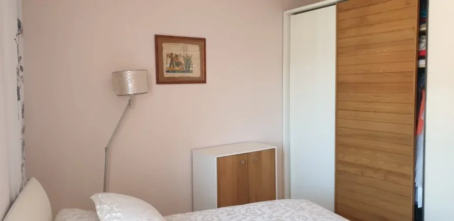 Tirane, jepet me qera apartament 2+1 , 85 m² 450 € (Misto Mame)