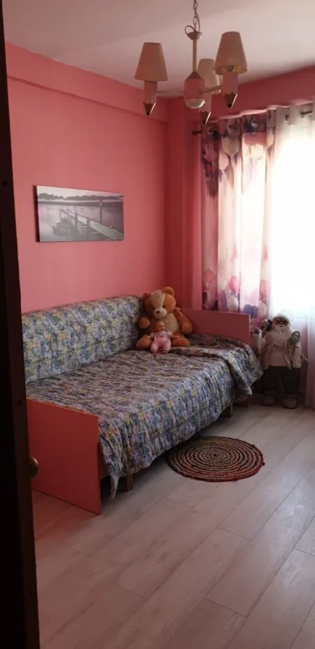 Tirane, jepet me qera apartament 2+1 , 85 m² 450 € (Misto Mame)