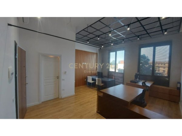Tirane, shitet zyre Kati 1, 42 m² 130.000 € (Prane Pediatrise, Spitali QSUT (Nënë Tereza))