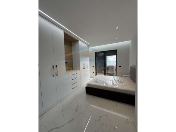 Tirane, jepet me qera apartament 1+1 Kati 9, 65 m² 600 € (Kompleksi &quot;Oasis&quot; Unaza e Re)