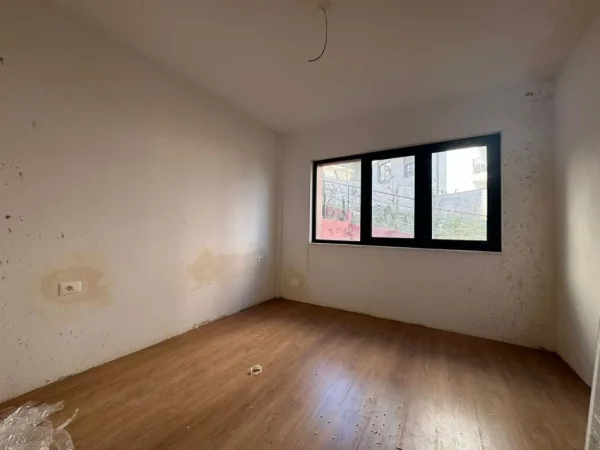 Tirane, shitet apartament 1+1 , 60 m² 119.000 € (Kopshti Botanik)