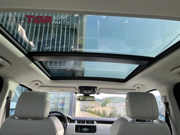 Tirane, shes Range Rover Sport 3.0 Nafte Nafte, e zeze automatik Klima 200.566 km 23.000 €