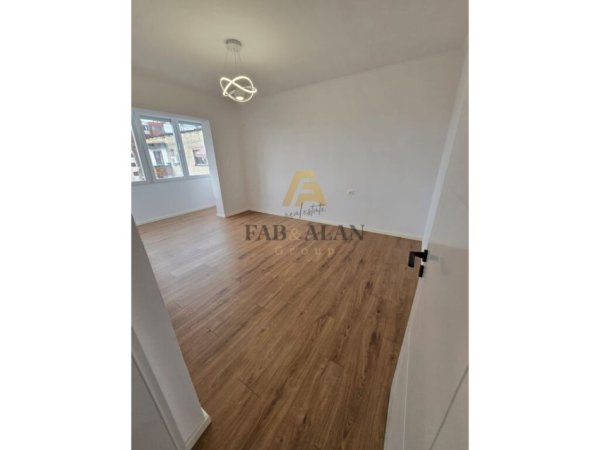 Tirane, shitet apartament 1+1 Kati 5, 52 m² 79.000 € (Ali Dem)