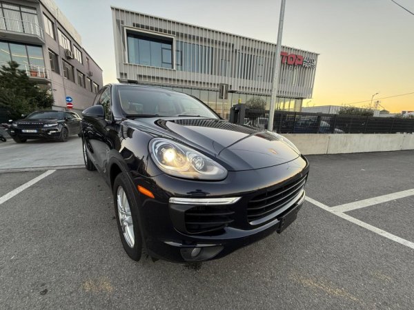 Tirane, shes PORCHE CAYENNE // 2015 // 3.0 DIESEL Nafte, e zeze automatik Klima 119 km 29.500 €