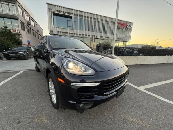 Tirane, shes PORCHE CAYENNE // 2015 // 3.0 DIESEL Nafte, e zeze automatik Klima 119 km 29.500 €