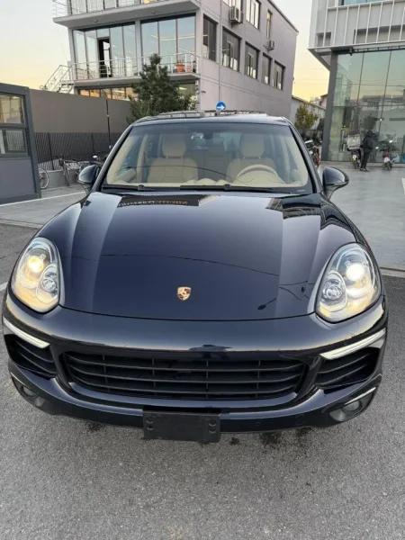 Tirane, shes PORCHE CAYENNE // 2015 // 3.0 DIESEL Nafte, e zeze automatik Klima 119 km 29.500 €