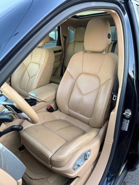 Tirane, shes PORCHE CAYENNE // 2015 // 3.0 DIESEL Nafte, e zeze automatik Klima 119 km 29.500 €