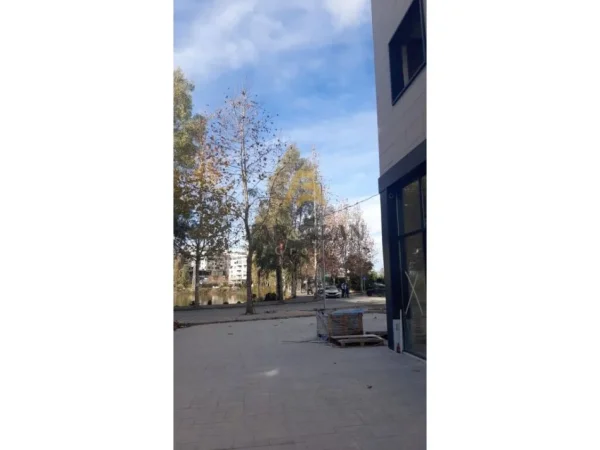 Tirane, shitet apartament 2+1+2 Kati 2, 125 m² 300.000 € (Liqeni i Thate)