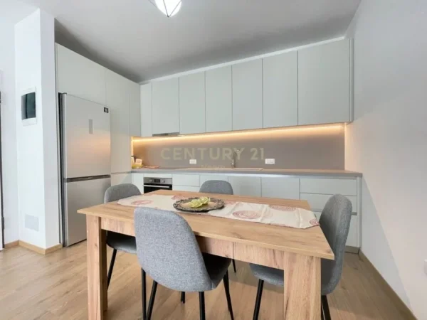 Tirane, jepet me qera apartament 2+1 Kati 2, 86 m² 930 € (Liqeni i thate)