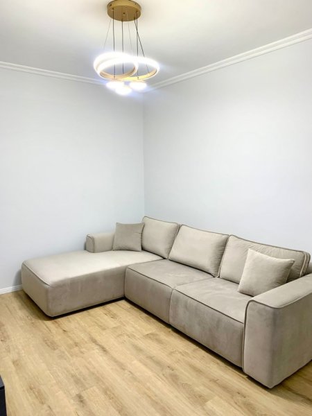 Tirane, jepet me qera apartament 1+1 Kati 1, 64 m² 500 € (stacioni i trenit)
