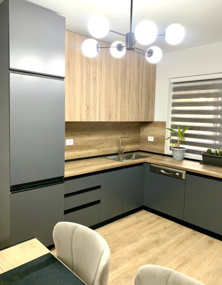 Tirane, jepet me qera apartament 1+1 Kati 1, 64 m² 500 € (stacioni i trenit)