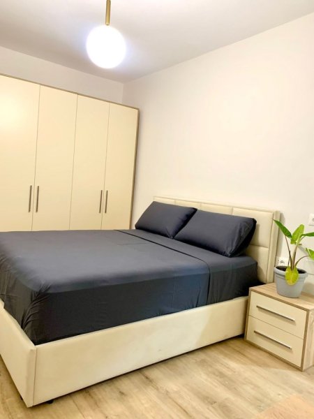 Tirane, jepet me qera apartament 1+1 Kati 1, 64 m² 500 € (stacioni i trenit)