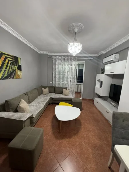 Tirane, jepet me qera apartament 2+1+Ballkon Kati 7, 90 m² 450 € (Astir, rruga teodor keko prane bar artistit)