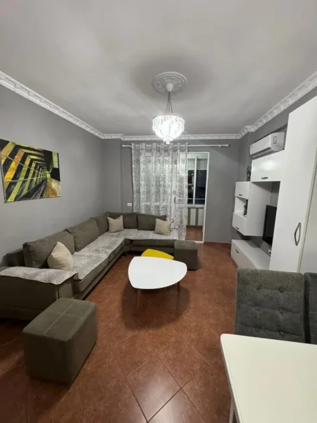 Tirane, jepet me qera apartament 2+1+Ballkon Kati 7, 90 m² 450 € (Astir, rruga teodor keko prane bar artistit)