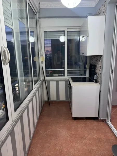 Tirane, jepet me qera apartament 2+1+Ballkon Kati 7, 90 m² 450 € (Astir, rruga teodor keko prane bar artistit)