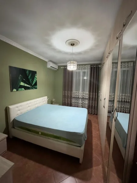 Tirane, jepet me qera apartament 2+1+Ballkon Kati 7, 90 m² 450 € (Astir, rruga teodor keko prane bar artistit)