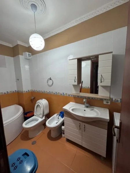 Tirane, jepet me qera apartament 2+1+Ballkon Kati 7, 90 m² 450 € (Astir, rruga teodor keko prane bar artistit)