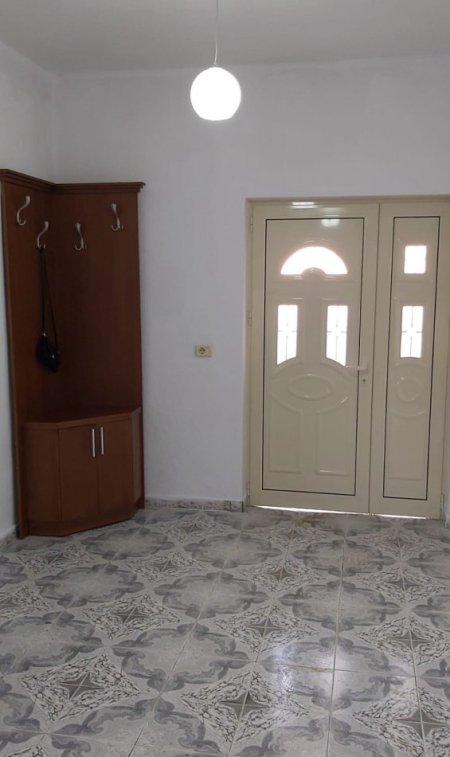 Tirane, jepet me qera apartament 2+1 Kati 1, 70 m² 350 € (Bulevardi i Ri)