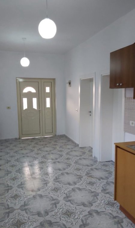 Tirane, jepet me qera apartament 2+1 Kati 1, 70 m² 350 € (Bulevardi i Ri)