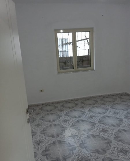 Tirane, jepet me qera apartament 2+1 Kati 1, 70 m² 350 € (Bulevardi i Ri)
