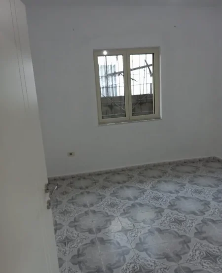 Tirane, jepet me qera apartament 2+1 Kati 1, 70 m² 350 € (Bulevardi i Ri)