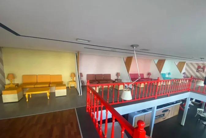 Tirane, jepet me qera lokal Kati 1, 400 m² 1.500 € (Qytet Studenti)