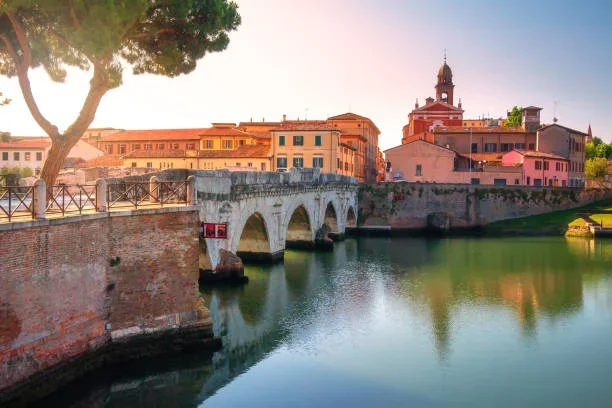 Tirane, oferte City-tour | Vizita qytetesh Rimini Verona Venecia 4 Ditë me Guidë
