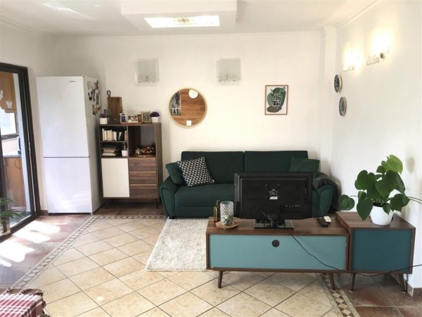 Tirane, jepet me qera apartament 2+1+Ballkon Kati 4, 84 m² 550 € (Rruga e durresit prane qendres)