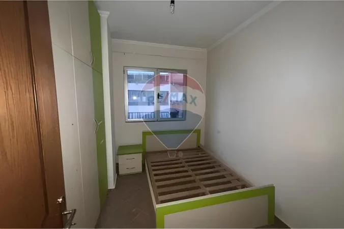 Tirane, jepet me qera apartament 3+1 , 102 m² 500 € 