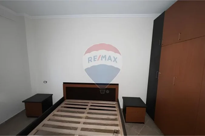 Tirane, jepet me qera apartament 3+1 , 102 m² 500 € 