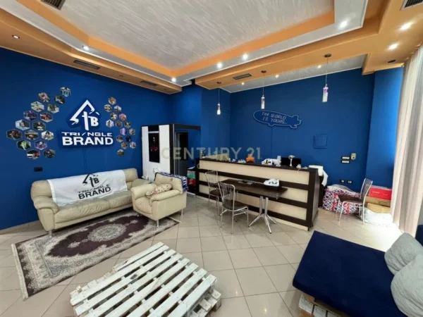 Tirane, jepet me qera ambjent biznesi Kati 1, 42 m² 600 € (Jordan Misja)
