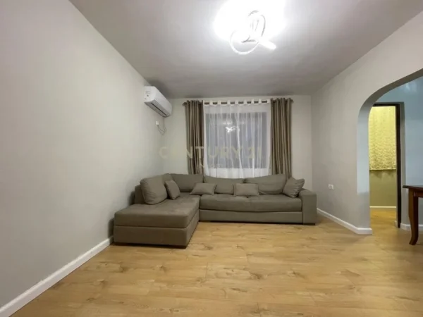 Tirane, shitet 1+1 Kati 4, 59 m² 112.000 € (Prane Kompleksit Magnet, ne Rrugen “Frosina Plaku”.)